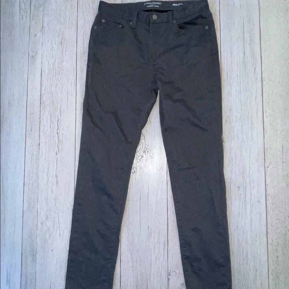 Men’s Banana Republic Travel jeans size 30 waist & 32 Length (READ DESCRIPTION)